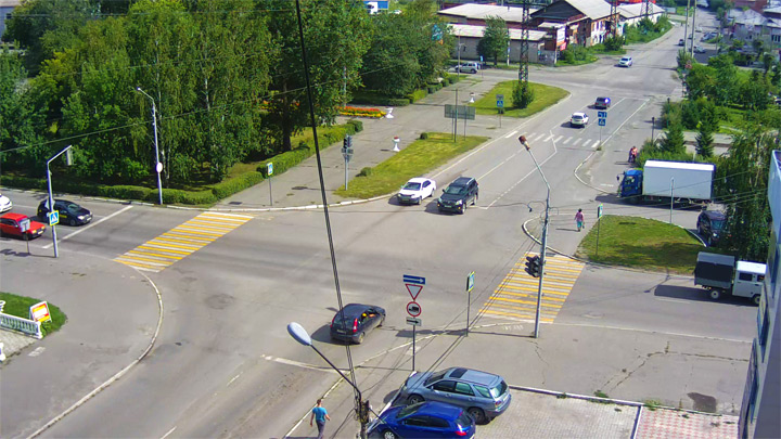 Онлайн веб-камера на перекрёстке Ленина/Кожевенный в Бийске (Бийск, Россия)